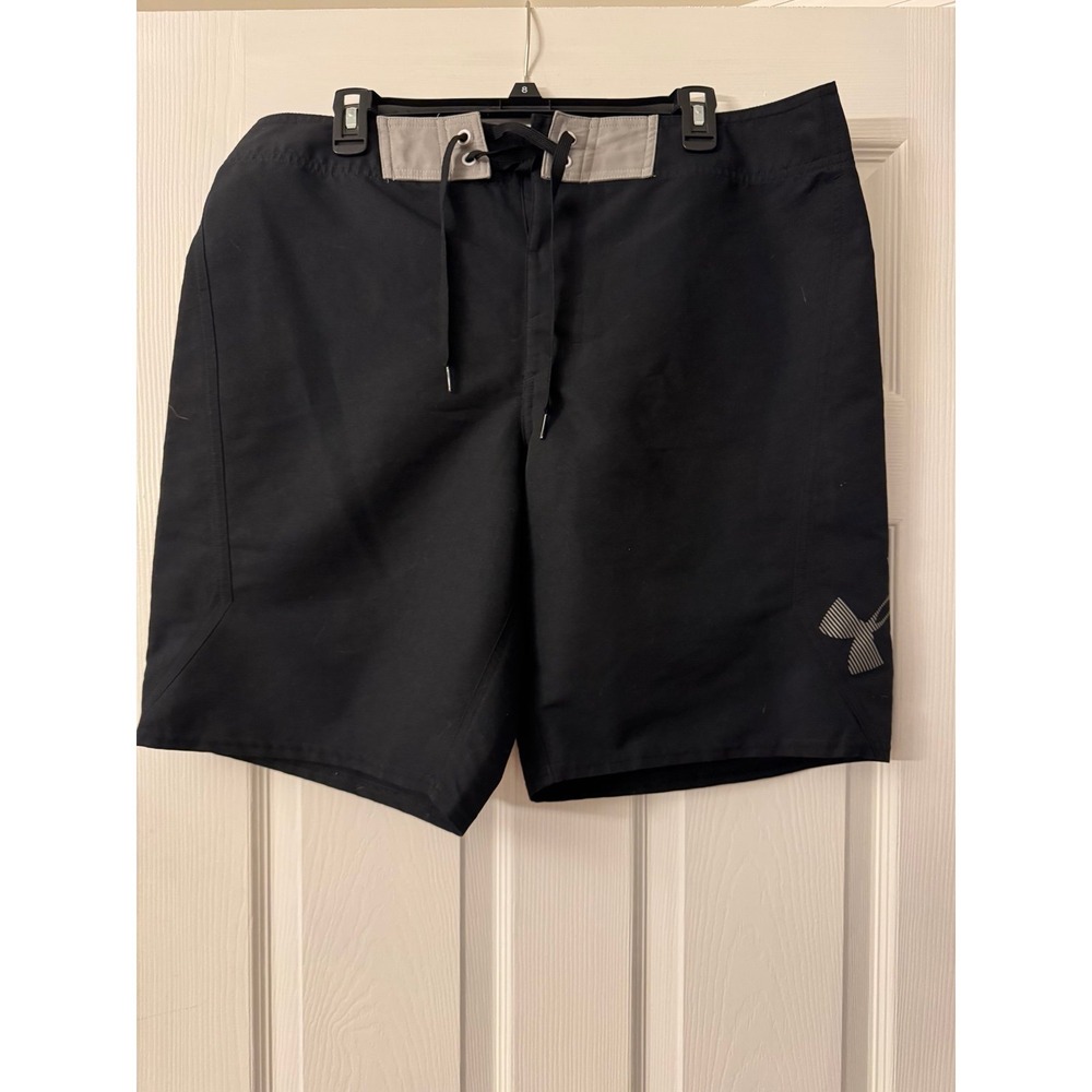 Under Armour Shorts Mens Size 36 Swim Trunks Board Shorts Non- Lined - Picture 1 of 6